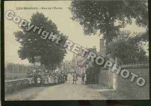 Ville de BORDES(LES) Carte postale ancienne