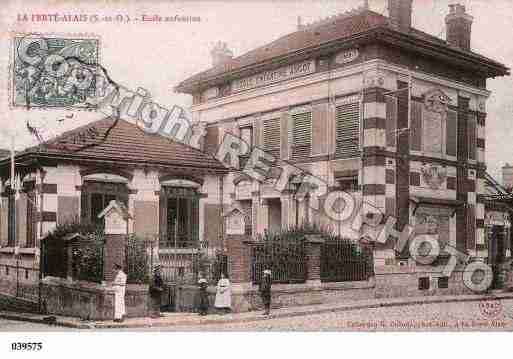 Ville de FERTEALAIS(LA), carte postale ancienne