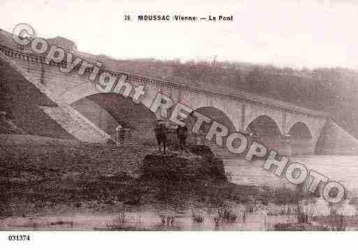 Ville de MOUSSAC, carte postale ancienne