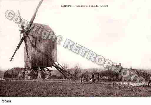 Ville de LOIVRE, carte postale ancienne