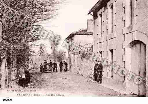 Ville de VARENNES, carte postale ancienne