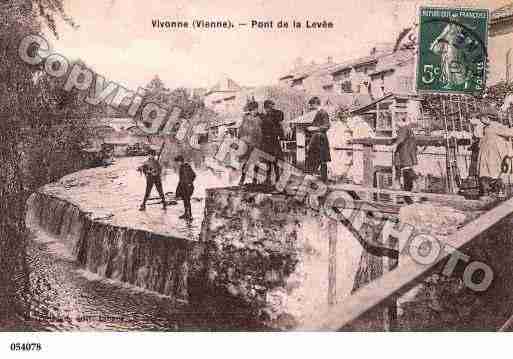 Ville de VIVONNE, carte postale ancienne