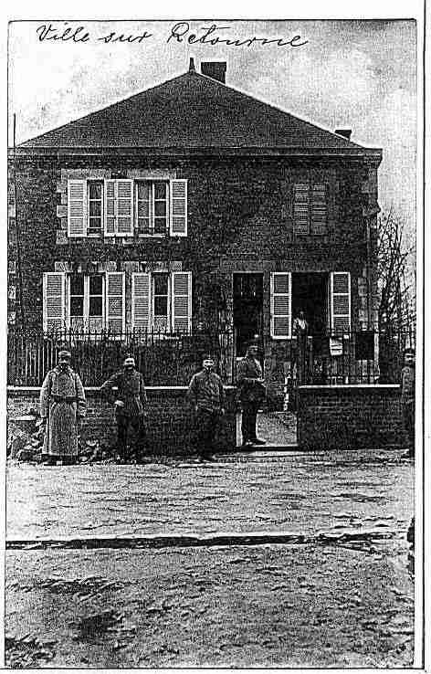 Ville de VILLESURRETOURNE Carte postale ancienne