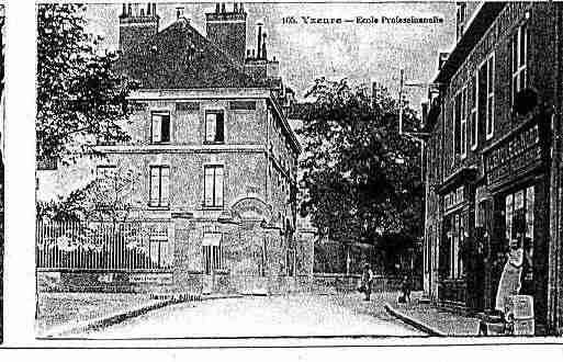 Ville de YZEURE Carte postale ancienne