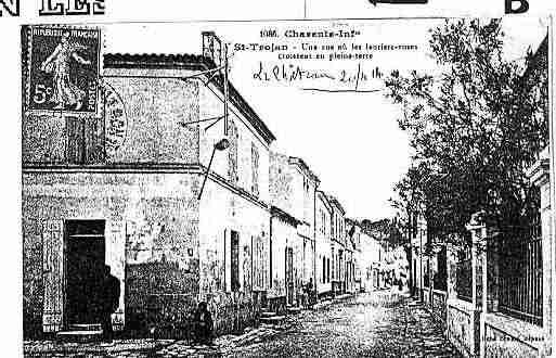 Ville de SAINTTROJANLESBAINS Carte postale ancienne