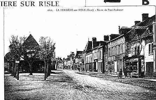 Ville de FERRIERESURRISLE(LA) Carte postale ancienne