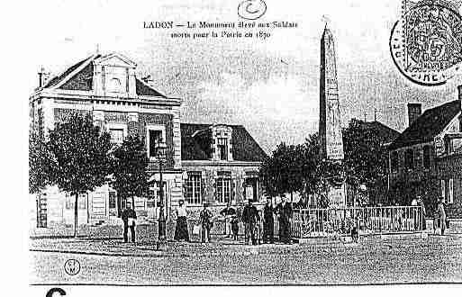 Ville de LADON Carte postale ancienne