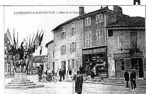 Ville de CHAPELLEDEGUINCHAY(LA) Carte postale ancienne