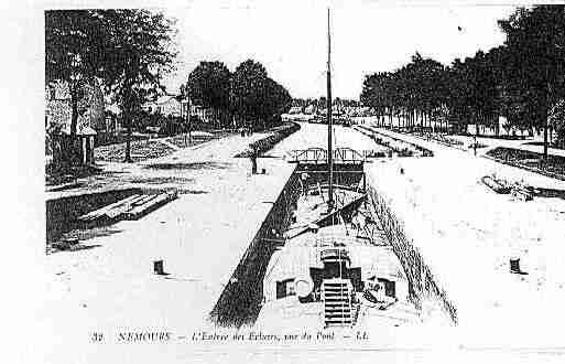 Ville de NEMOURS Carte postale ancienne