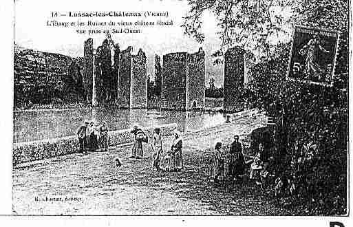 Ville de LUSSACLESCHATEAUX Carte postale ancienne