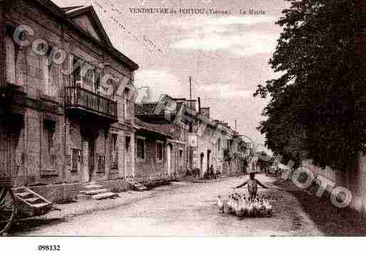 Ville de VENDEUVREDUPOITOU, carte postale ancienne