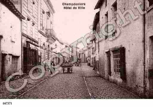 Ville de CHAMPDENIERSSAINTDENIS, carte postale ancienne