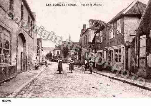 Ville de BORDES(LES), carte postale ancienne