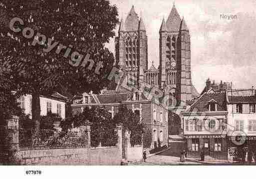 Ville de NOYON, carte postale ancienne