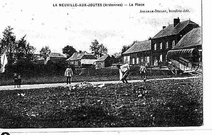 Ville de NEUVILLESAUXJOUTES, carte postale ancienne