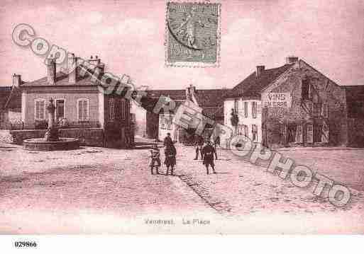 Ville de VENDREST, carte postale ancienne