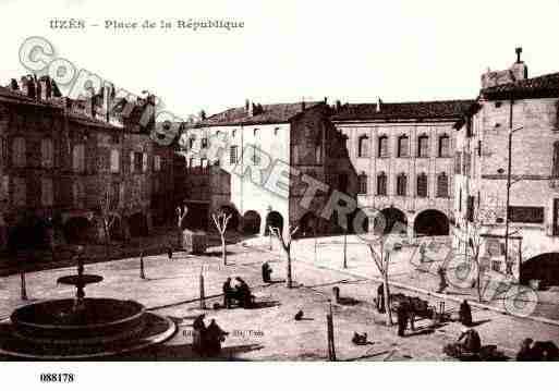 Ville de UZES, carte postale ancienne