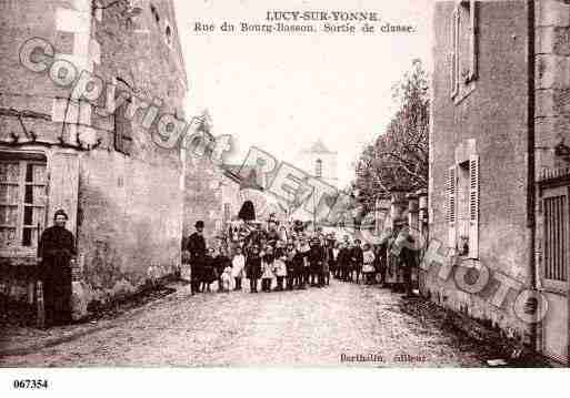 Ville de LUCYSURYONNE, carte postale ancienne
