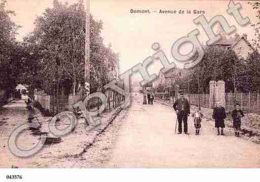 Ville de DOMONT, carte postale ancienne