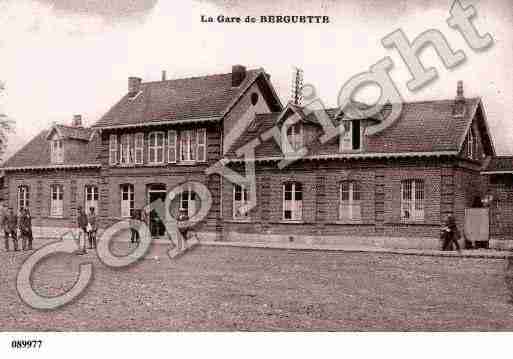 Ville de BERGUETTE, carte postale ancienne