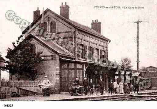 Ville de PERNES, carte postale ancienne