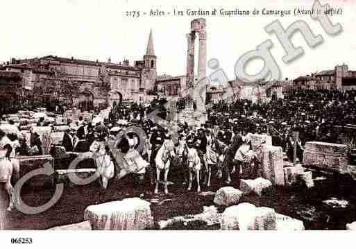 Ville de ARLES, carte postale ancienne