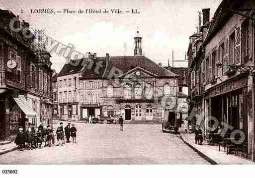 Ville de LORMES, carte postale ancienne