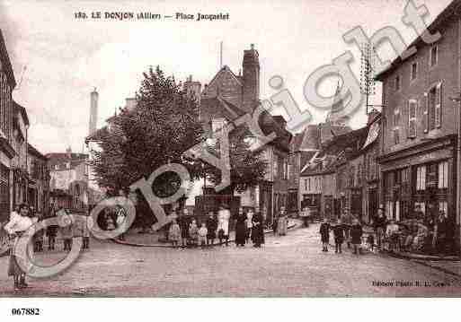 Ville de DONJON(LE), carte postale ancienne