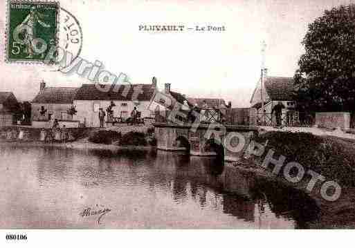 Ville de PLUVAULT, carte postale ancienne